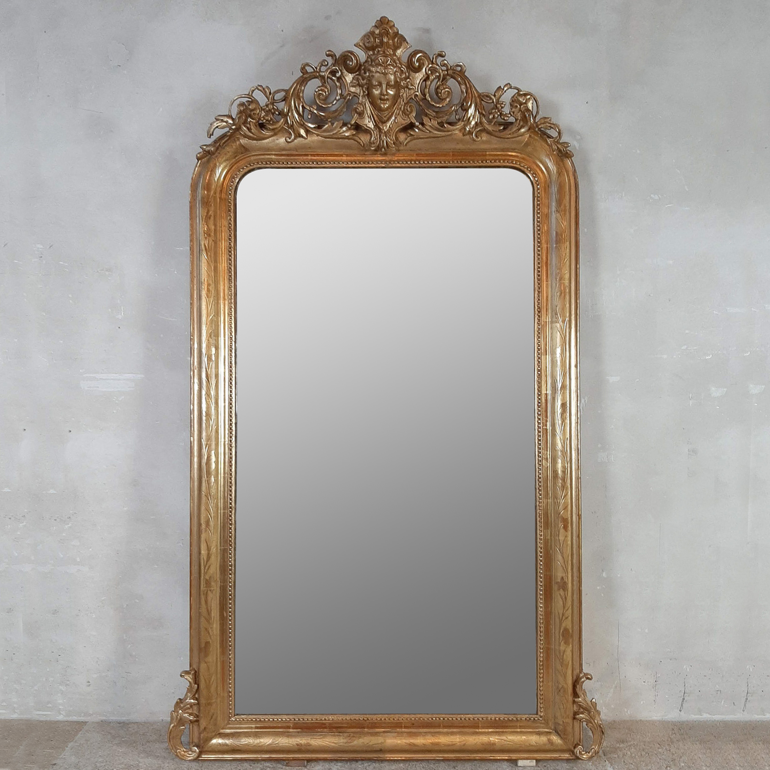 Antique French gilt mirror with crest - Piet Jonker